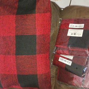 4 Pillow cases 30x50in.